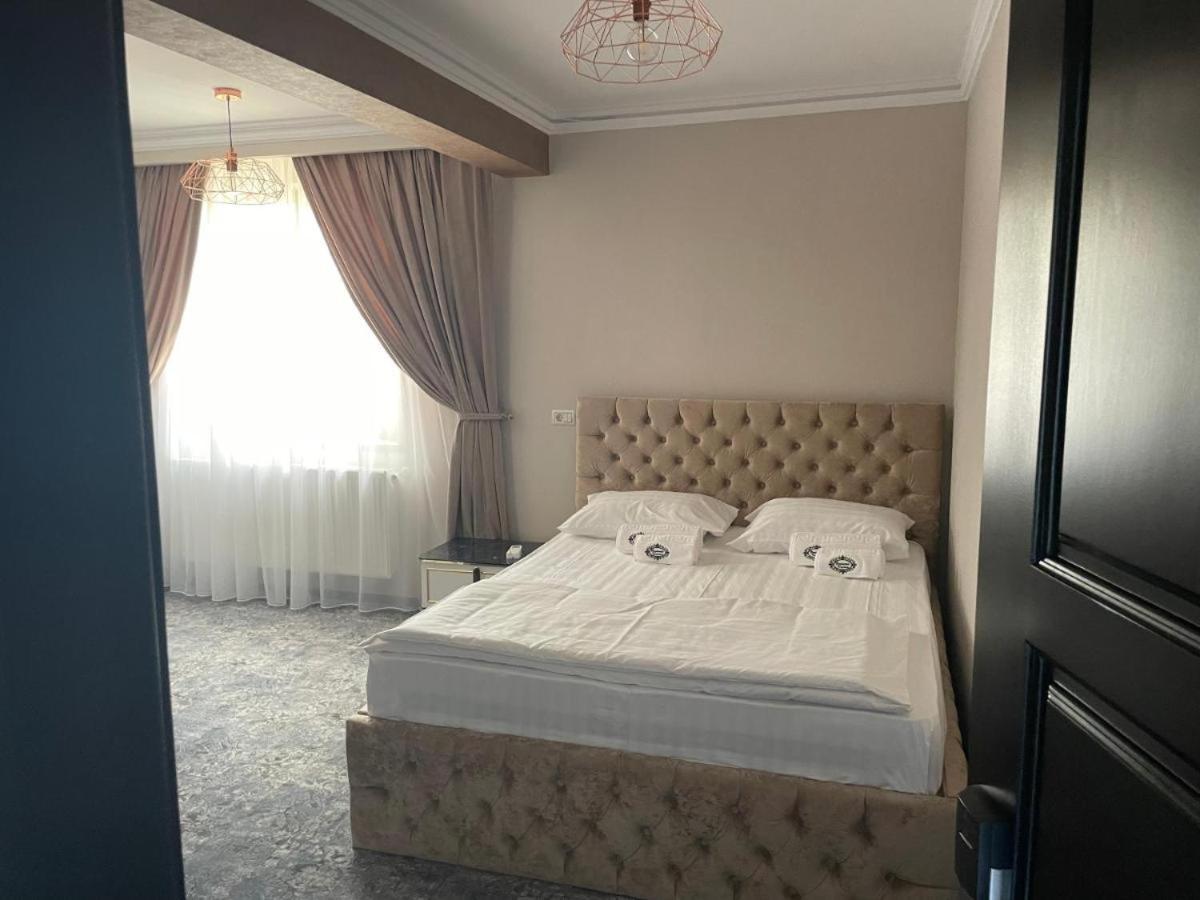 Pensiunea Ramina Hotel Adjud Екстериор снимка